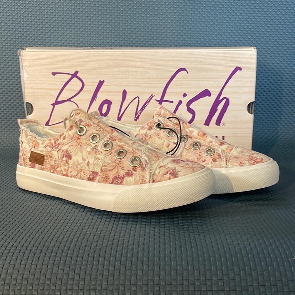 Blowfish Malibu Vegan Taupe Leaf Canvas Women Shoe Size 6